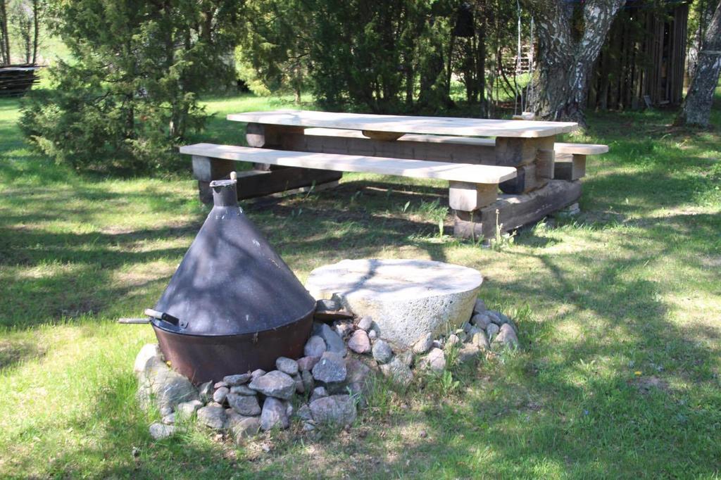 Ala-Laugu Holiday Home Leisi Εξωτερικό φωτογραφία